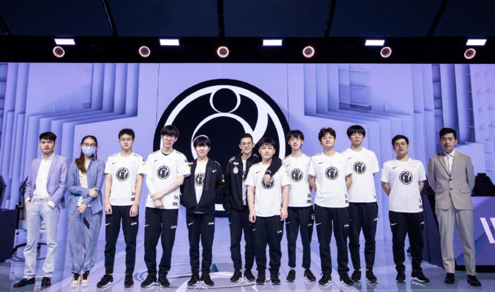 他多次打破 他多次打破